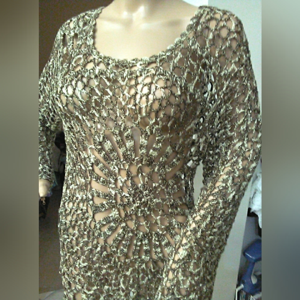 NWOT Tempo Paris Gold & CREAM Crochet TOP SHEER SEXY ASYMMETRICAL CUT SZ. SM